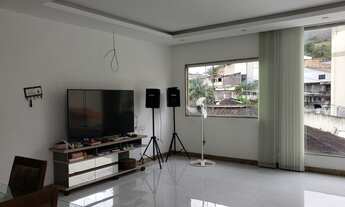 Imagem 3: Curicica. Casa para Venda com 914m² com 2 Casas Independentes e Vagas de Garagem