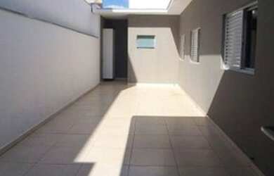 Imagem 5: Casa Térrea à Venda com 3 quartos, 2 banheiros e 4vagas por R$ 650,000