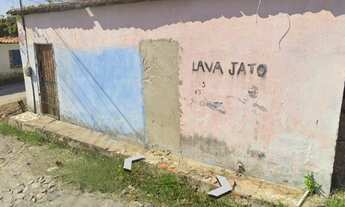 Imagem 3: Casa ótima toda na cerâmica tem 2 quarto 4por 4,um banheiro grande i um quintal..