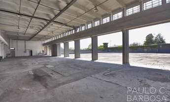 Imagem: Galpão com escritórios e grande pátio