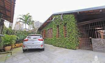 Imagem: Porto Alegre - Casa Padrão - Tristeza