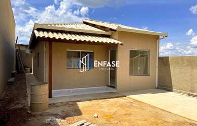 Imagem 2: Casa individual com 03 quartos sendo 01 suíte e em lote com 230 m² em São Joaquim de Bicas