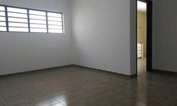 Imagem 5: Casa para Venda em Londrina, Jd. Universitario, 3 dormitórios, 1 suíte, 4 banheiros, 2 vag