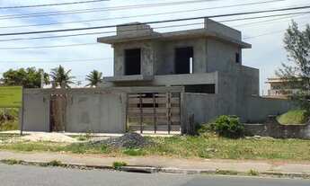 Imagem 3: Sobrado na Avenida Beira Mar, próximo ao centro de frente para o mar