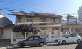 Imagem: Casa para venda tem 233 metros quadrados