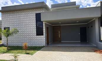 Imagem: Casa de condomínio térrea para venda possui