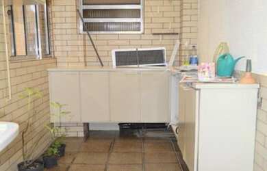 Imagem 5: Apto Bela Vista com 2 dormitórios, com armários, cozinha, pequeno quintal e 1 vaga de gara