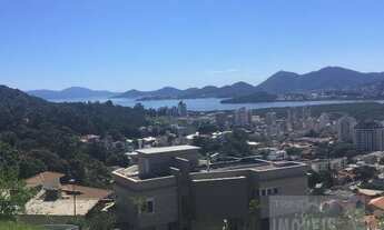 Imagem: Terreno em condomínio fechado