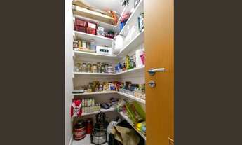 Imagem 2: Apartamento para aluguel e venda tem 169 metros quadrados com 3 quartos