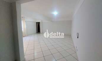 Imagem 4: Apartamento com 3 dormitórios para alugar, 170 m² por R$ 2.300,00 - Tabajaras - Uberlândia