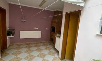 Imagem 6: Sobrado para venda possui 240 metros quadrados com 3 quartos