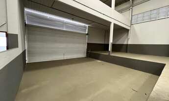 Imagem 4: Galpão de 1300m2 no Civit II com duas docas