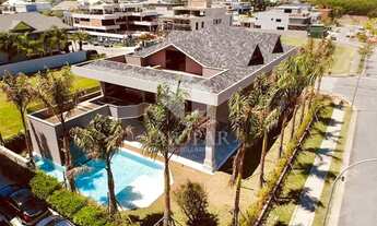 Imagem 4: Alphaville Barra da Tijuca - Mansão Triplex com fachada imponente, em terreno de esquina