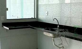 Imagem 2: VENDO CASA DE 03QUARTOS NO PARQUE DAS LARANJEIRAS, QUINTAL AMPLO E GARAGEM COBERTA