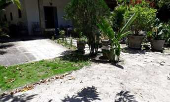 Imagem 3: Uma excelente granja totalmente plana e murada