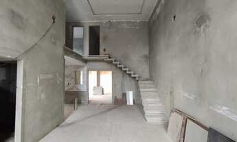 Imagem 3: Excelente Casa Duplex à Venda No Condomínio Vale dos Cristais 1 - Macaé RJ