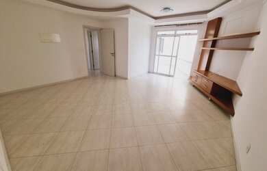 Imagem 4: Estreito apto padrão Beco Castelo amplo desocupado