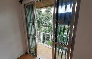 Imagem 3: Varanda com vista livre. 02 quartos + dependência completa