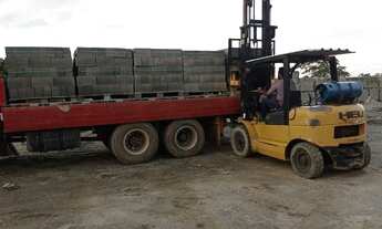 Imagem 5: FABRICA DE PRÉ MOLDADOS (PORTEIRA FECHADA