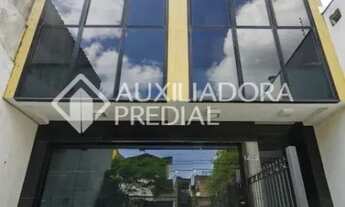 Imagem 2: Loja térrea, de frente, com 39 m² de área privativa