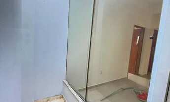 Imagem 4: S - Alphaville 2 qts 1 suite, nascente, bem arejado varanda rodando o apto, tod em porcela