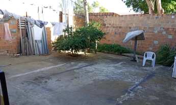 Imagem 2: Vendo Terreno no fundo de uma casa