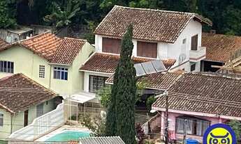 Imagem 2: Casa, 3 dorm. (1 suíte), com piscina, na Agronômica