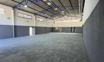 Imagem 3: Imóvel para aluguel possui 450 metros quadrados em Jardim Santa Maria - Jacareí - SP