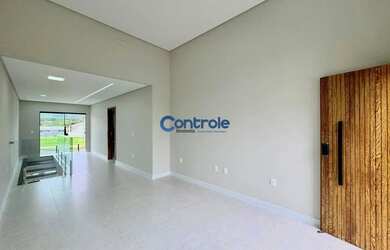 Imagem 2: Casa com 4 dormitorios sendo 01 suíte e vaga de garagem para 03 carros em Forquilhas - São