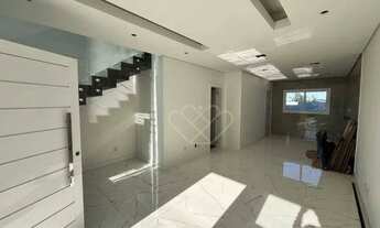 Imagem 7: Sofisticação e Conforto no Coração da Cidade Casa de Alto Padrão com Pátio Privativo