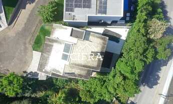 Imagem 5: Casa de Alvenaria - Venda - 04 dormitórios - 250m2 - Mobiliada - Alto Padrão - Piscina Aqu