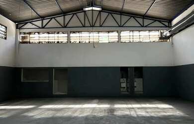 Imagem 7: Imóvel para aluguel possui 450 metros quadrados em Jardim Santa Maria - Jacareí - SP