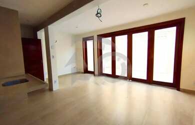 Imagem 4: Casa no Bairro Atalaia com 370m², 3 Quartos, 3 Banheiros e 3 Garagens