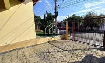 Imagem 2: Casa à Venda Ampla e Bem Localizada - 3 dormitórios - Jardim Rosely, Pindamonhangaba, SP