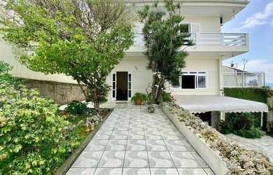 Imagem 3: Ótima Casa com vista mar, semimobiliada com 04 suítes em Coqueiros, Florianópolis