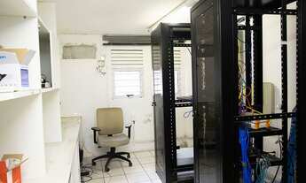 Imagem 6: Amplo imóvel, localizado no Parnamirim com 04 vagas de estacionamento , recepção, 12 salas