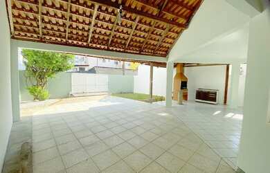 Imagem 3: Casa pronta para morar, em área do bairro Balneário do Estreito, próximo a nova Beira Mar