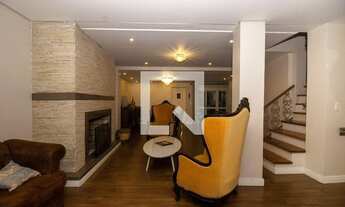 Imagem 2: Casa à Venda - Independência, 3 Quartos, 409 m2