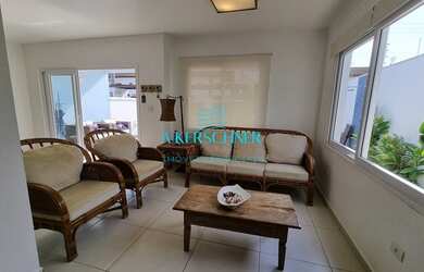 Imagem 4: Casa com 4 suítes para aluguel de temporada, a apenas 250mts da praia em Juquehy