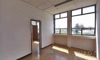 Imagem 7: Galpão com escritórios e grande pátio - 4.073 terreno - 1.361 a. construída