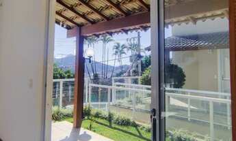 Imagem 3: Raríssima a casa em condomínio, metragem generosa, ensolarada e ótima localização