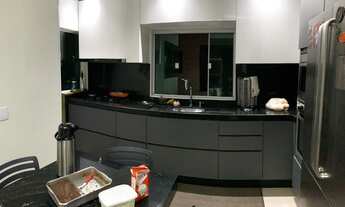 Imagem 6: Lindo Sobrado no Bairro Jardim Iririú com 206 metros quadrados