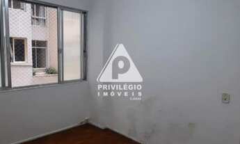 Imagem 2: Apartamento de dois quartos no Flamengo, em rua nobre