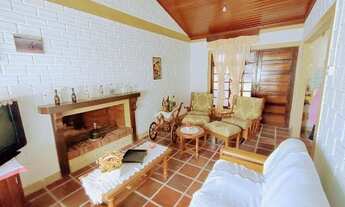 Imagem 5: Localizada num verdadeiro refúgio onde o barulho que predomina é o agradável som do mar!