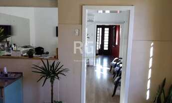 Imagem 4: Casa 3 dormitórios com garagem no bairro Floresta em Porto Alegre