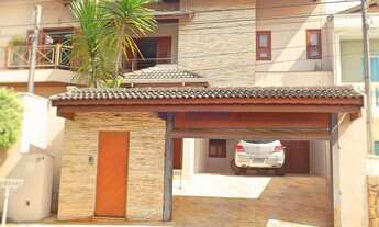 Imagem: Casa aconchegante e charmosa em condomínio