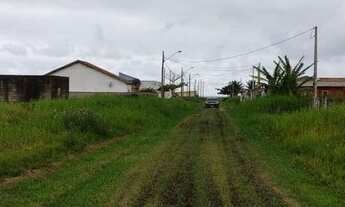 Imagem 4: Terreno pé na areia bem grande, muito próximo a praia