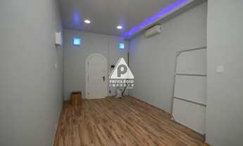 Imagem 2: Privilégio Imóveis Vende: Excelente loja de galeria, ótima oportunidade de montar seu próp