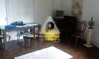 Imagem 3: O apartamento no bairro Botafogo possui 240 metros quadrados com 5 quartos sendo 2 suítes