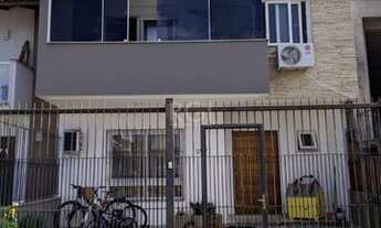 Imagem: Porto Alegre - Casa Padrão - Hípica